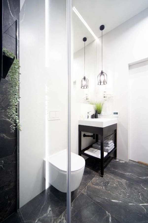 קרקוב Jacuzzi Apartment Main Square מראה חיצוני תמונה