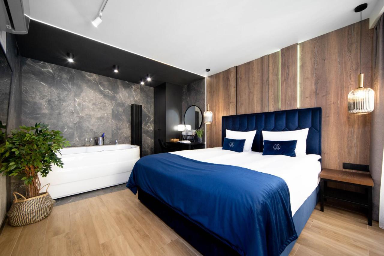 קרקוב Jacuzzi Apartment Main Square מראה חיצוני תמונה