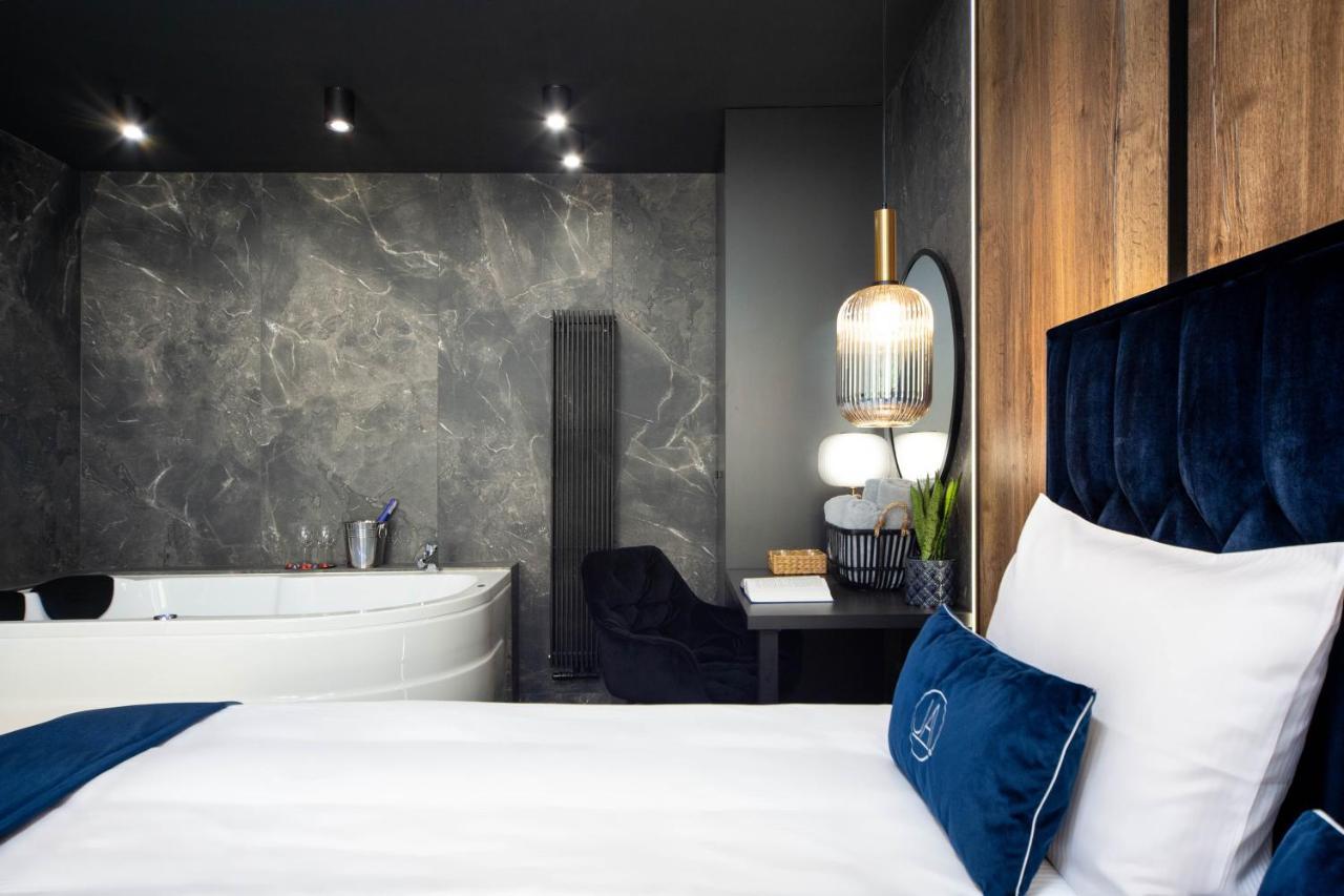 קרקוב Jacuzzi Apartment Main Square מראה חיצוני תמונה