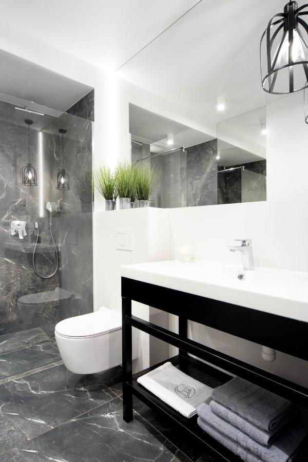 קרקוב Jacuzzi Apartment Main Square מראה חיצוני תמונה