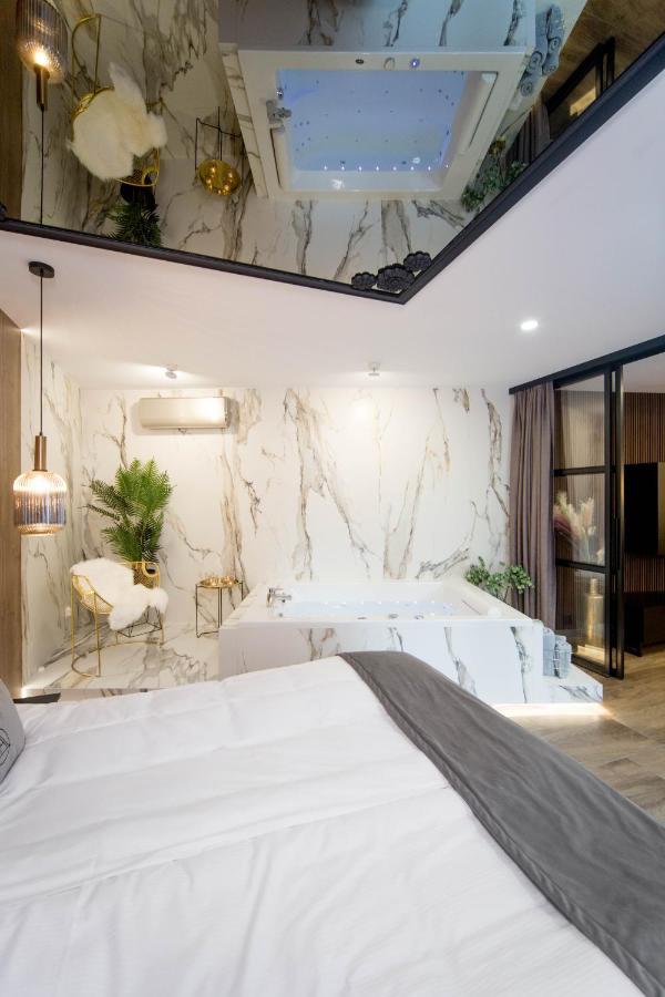 קרקוב Jacuzzi Apartment Main Square מראה חיצוני תמונה