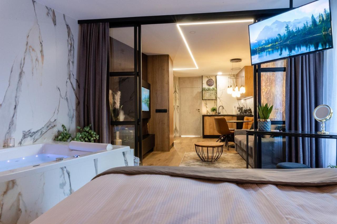 קרקוב Jacuzzi Apartment Main Square מראה חיצוני תמונה