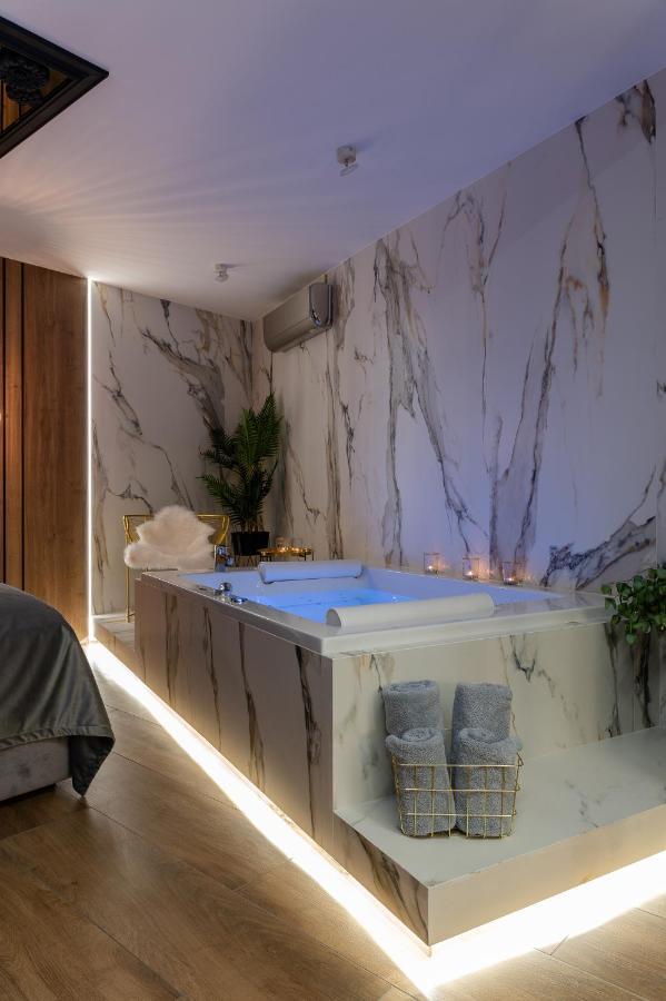 קרקוב Jacuzzi Apartment Main Square מראה חיצוני תמונה