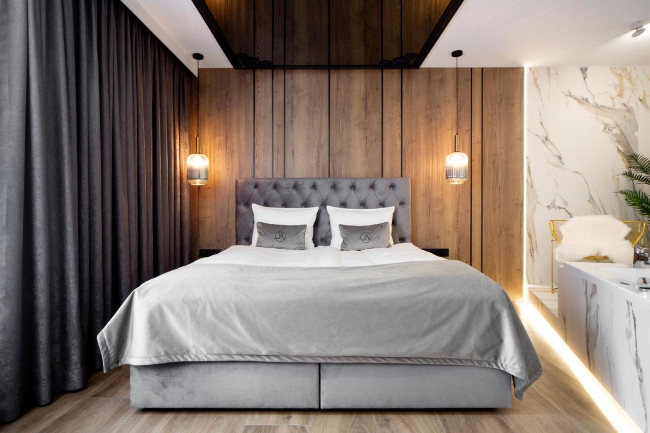 קרקוב Jacuzzi Apartment Main Square מראה חיצוני תמונה